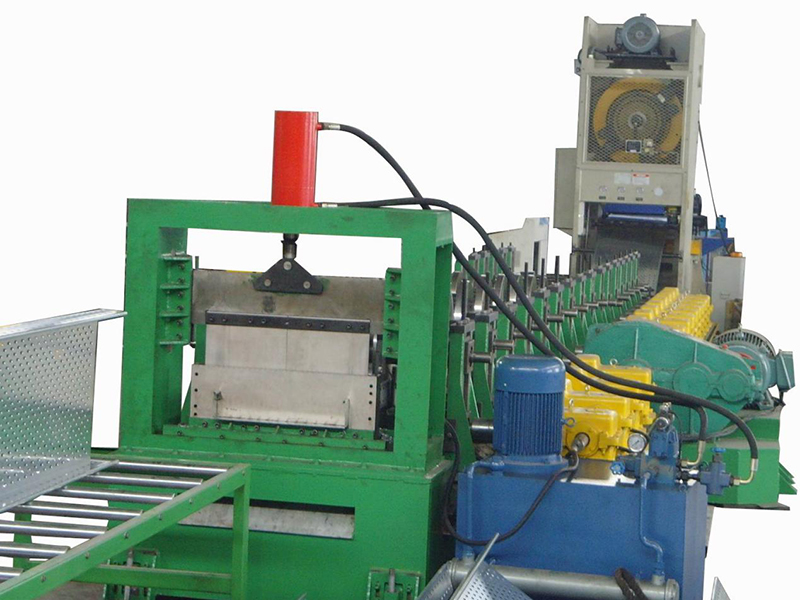 BLO Machinery presenta una l&iacute;nea de perfilado de bandejas portacables de &uacute;ltima generaci&oacute;n