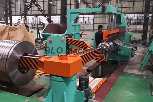 0,3 - 3,0 mm Y&uuml;ksek Hızlı Metal Dilme Makinesi Hattı, Geniş Bobini Dar Şeritler Bobine Kesmek İ&ccedil;in