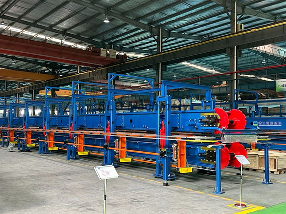 M&aacute;quina de painel sandu&iacute;che OEM PIR PU para parede externa