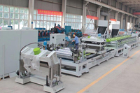 Maszyna do produkcji ścian z tektury falistej w silosie zbożowym