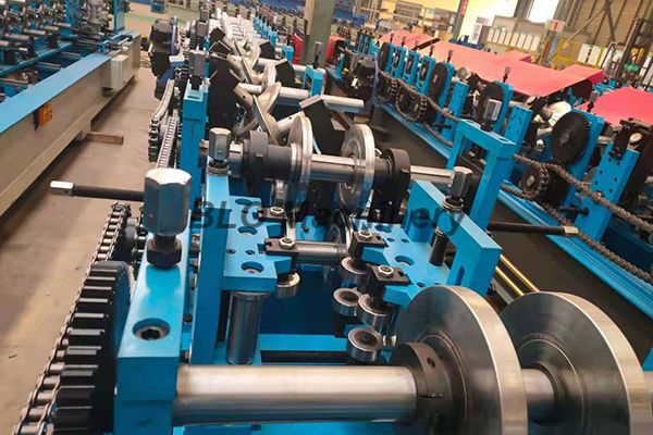 آلة تشكيل المدادة C/Z: تبسيط سير عمل البناء لديك